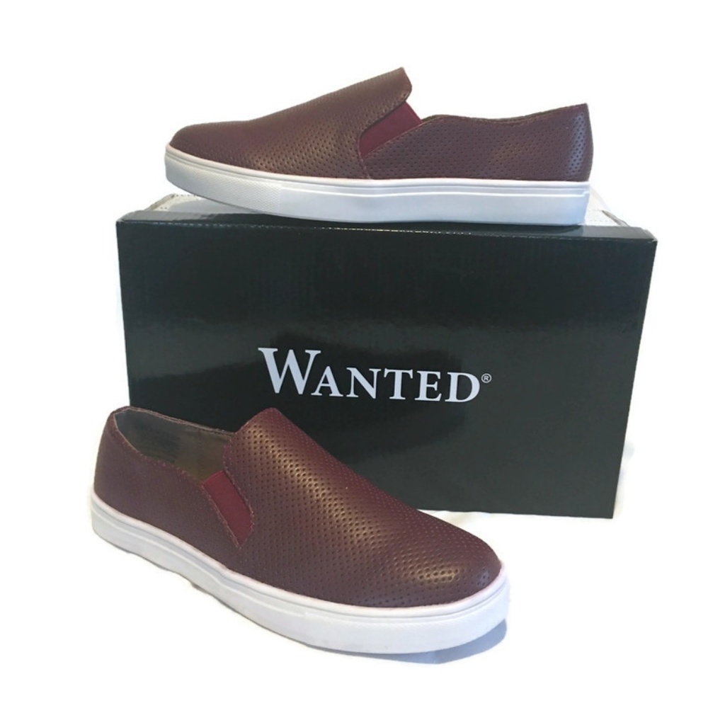 WANTED Pinellas Red Sneaker Size 8 * Slip On